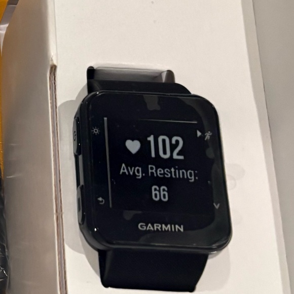 Garmin Forerunner 35 Smartwatch Heart Rate Monitor - Picture 2 of 6